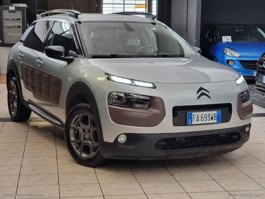 Photo 1 : Citroen C4 2015 Essence