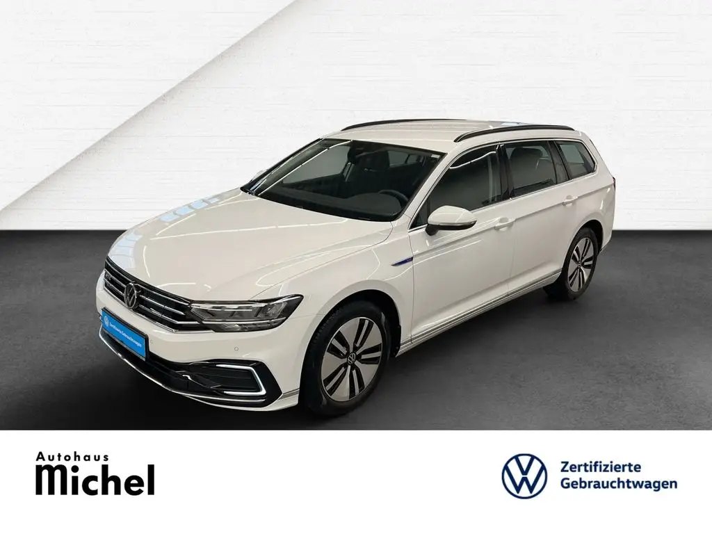 Photo 1 : Volkswagen Passat 2021 Hybride