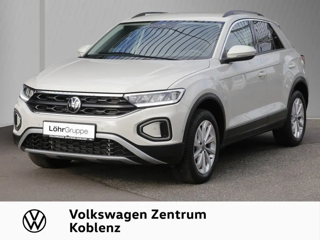 Photo 1 : Volkswagen T-roc 2023 Essence