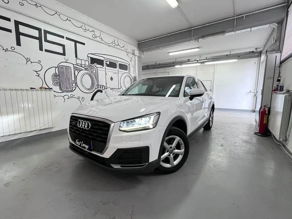 Photo 1 : Audi Q2 2017 Diesel