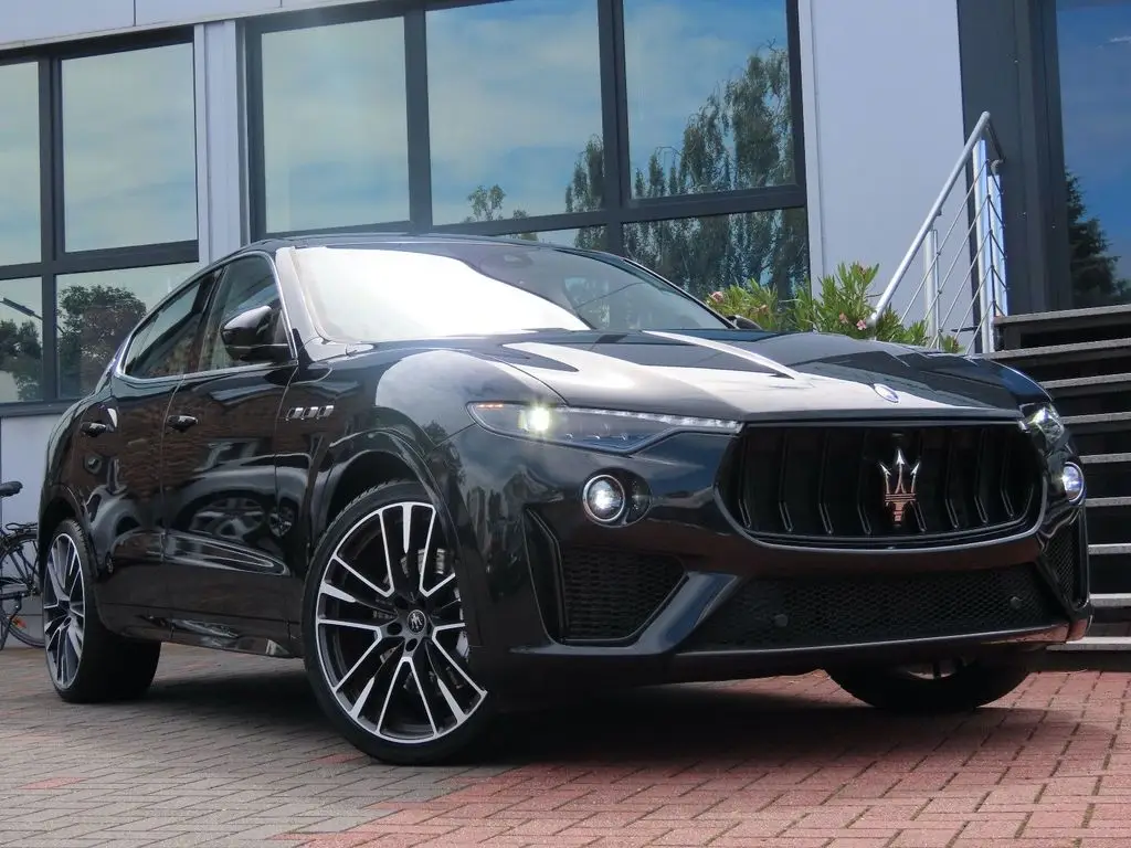 Photo 1 : Maserati Levante 2020 Essence