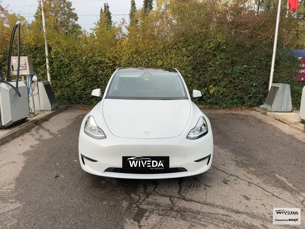 Photo 1 : Tesla Model Y 2022 Non renseigné