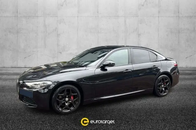 Photo 1 : Alfa Romeo Giulia 2021 Essence