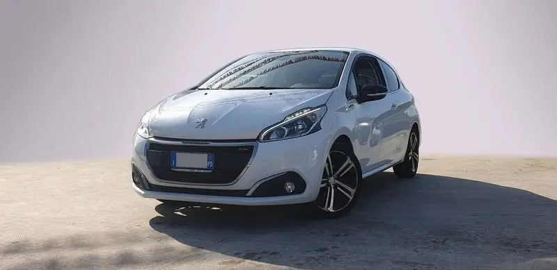 Photo 1 : Peugeot 208 2015 Essence