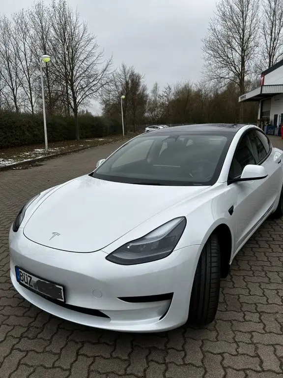 Photo 1 : Tesla Model 3 2022 Non renseigné