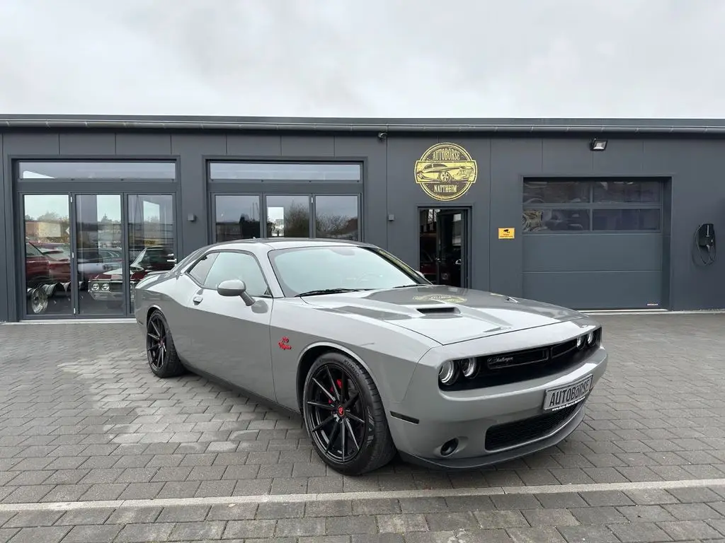 Photo 1 : Dodge Challenger 2020 Petrol