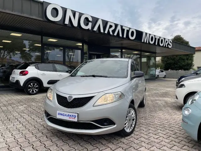 Photo 1 : Lancia Ypsilon 2017 Petrol