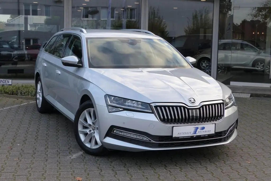 Photo 1 : Skoda Superb 2021 Essence