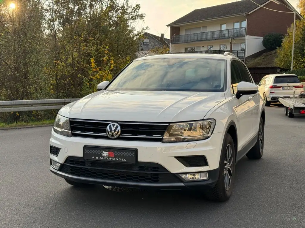 Photo 1 : Volkswagen Tiguan 2016 Essence