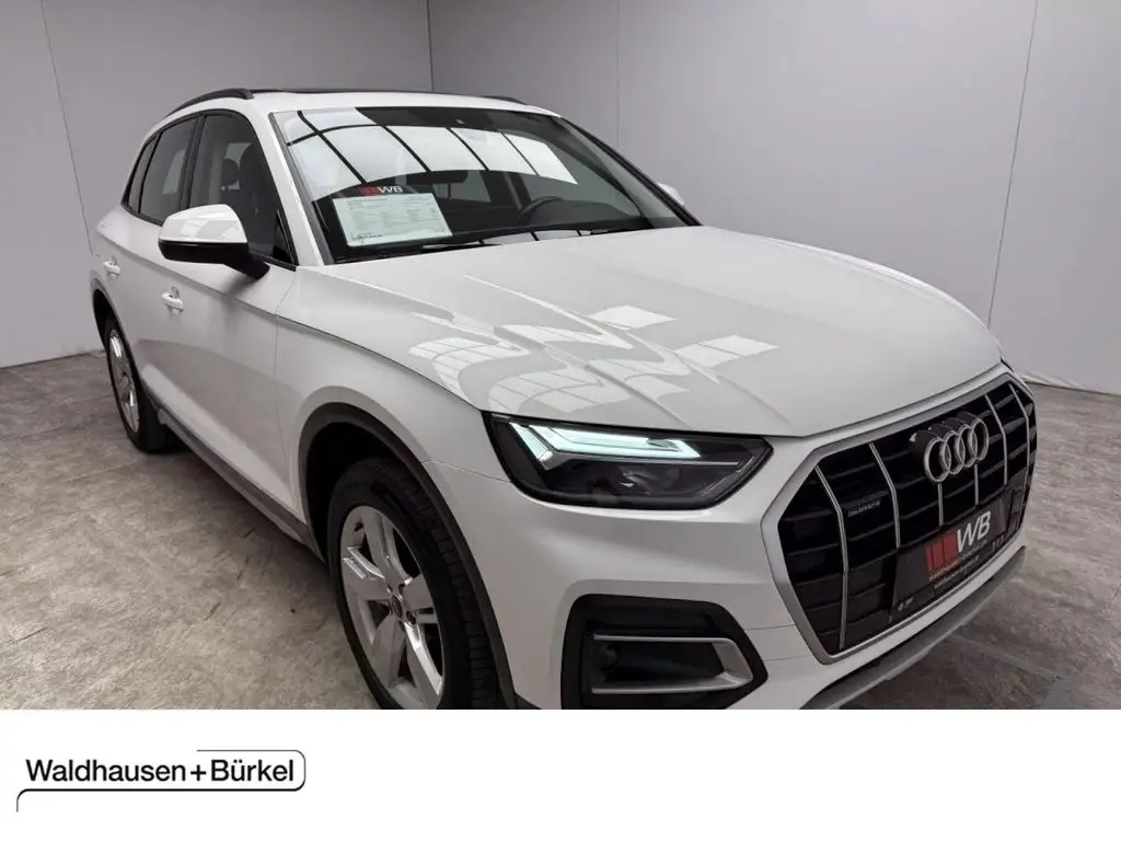 Photo 1 : Audi Q5 2021 Hybride