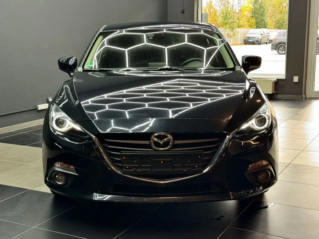 Photo 1 : Mazda 3 2016 Petrol