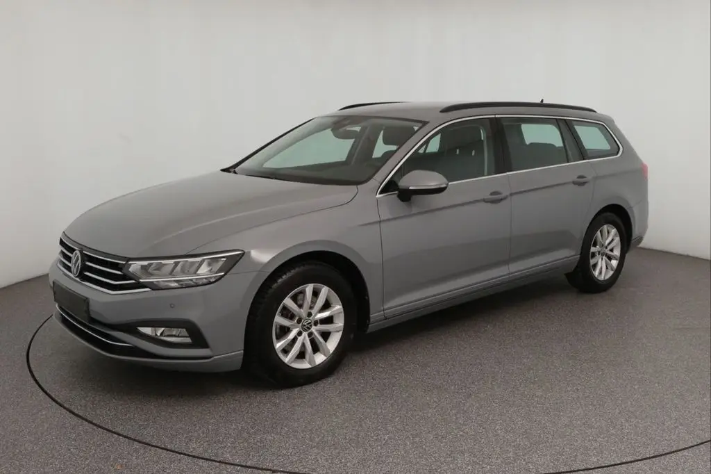 Photo 1 : Volkswagen Passat 2022 Essence