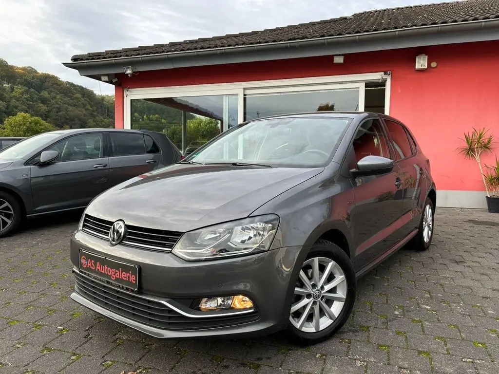 Photo 1 : Volkswagen Polo 2015 Petrol