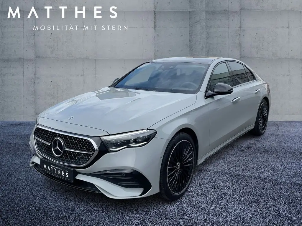 Photo 1 : Mercedes-benz Classe E 2023 Hybride