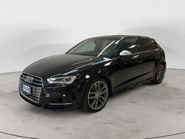 Photo 1 : Audi A3 2018 Petrol