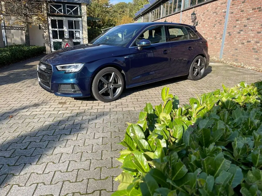 Photo 1 : Audi A3 2018 Essence