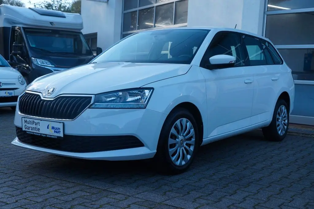 Photo 1 : Skoda Fabia 2020 Petrol