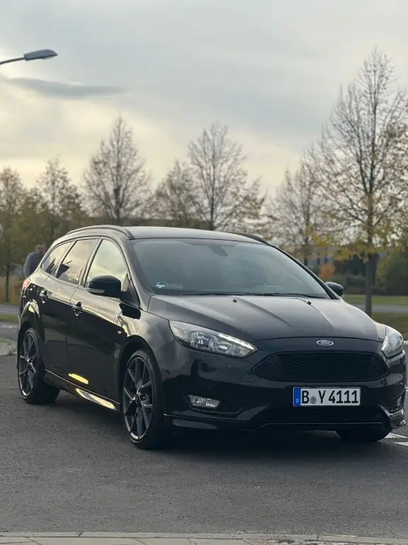 Photo 1 : Ford Focus 2018 Petrol