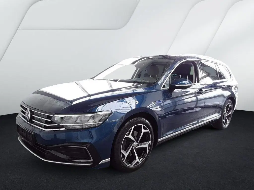 Photo 1 : Volkswagen Passat 2020 Hybrid