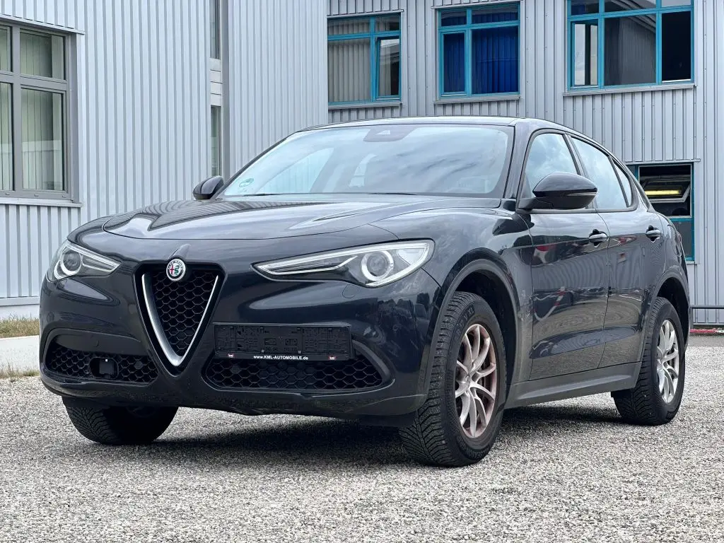 Photo 1 : Alfa Romeo Stelvio 2018 Essence