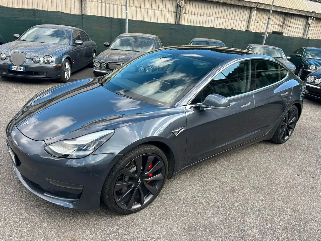 Photo 1 : Tesla Model 3 2020 Non renseigné