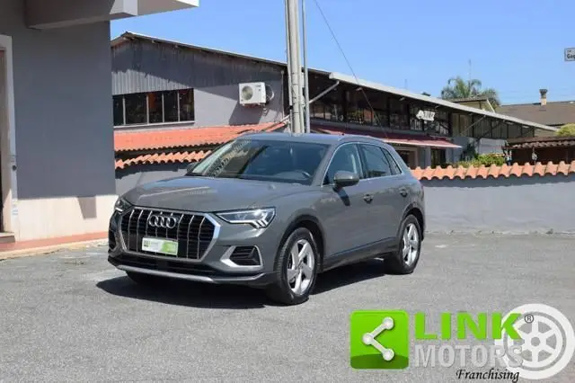 Photo 1 : Audi Q3 2018 Petrol