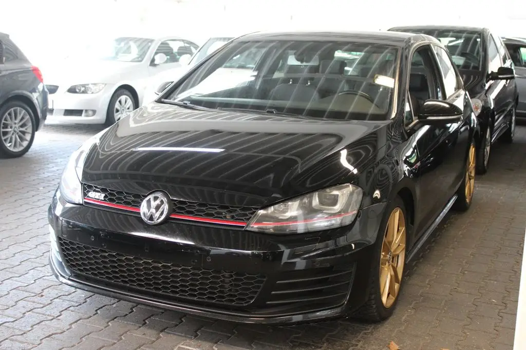 Photo 1 : Volkswagen Golf 2015 Essence