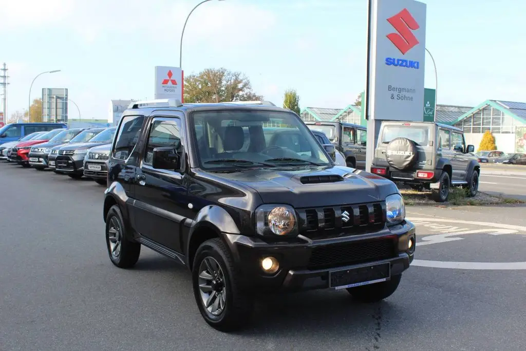 Photo 1 : Suzuki Jimny 2016 Petrol