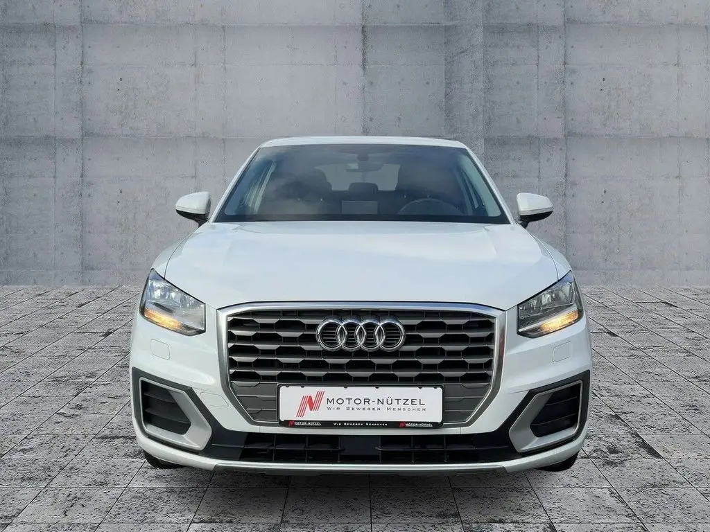 Photo 1 : Audi Q2 2017 Petrol