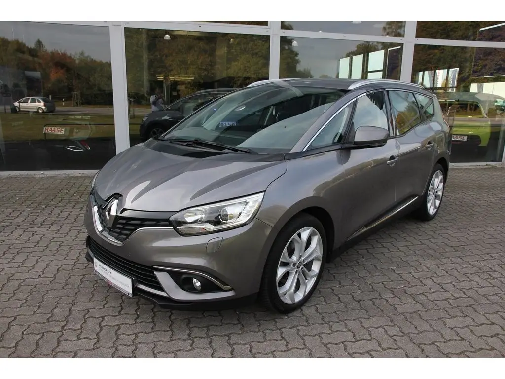 Photo 1 : Renault Scenic 2017 Essence