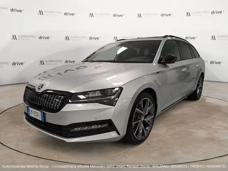 Photo 1 : Skoda Superb 2023 Hybrid