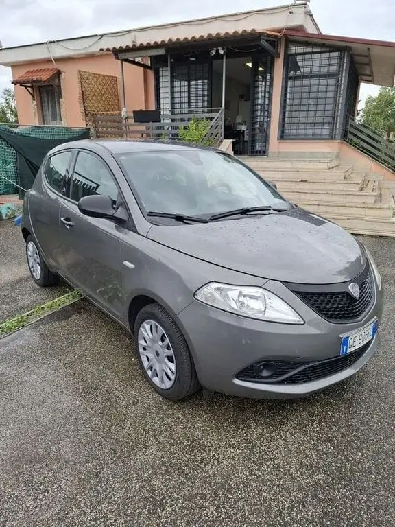 Photo 1 : Lancia Ypsilon 2021 Hybride