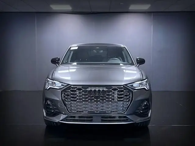 Photo 1 : Audi Q3 2023 Hybrid