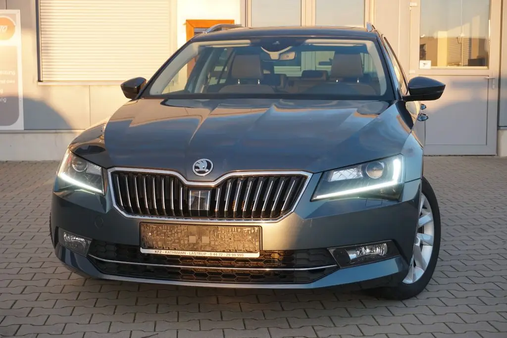 Photo 1 : Skoda Superb 2018 Diesel