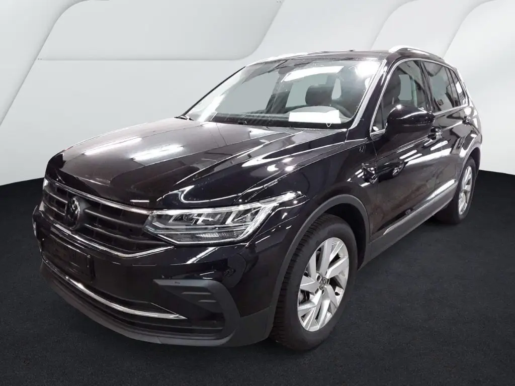 Photo 1 : Volkswagen Tiguan 2024 Essence