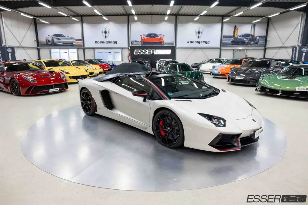 Photo 1 : Lamborghini Aventador 2015 Petrol