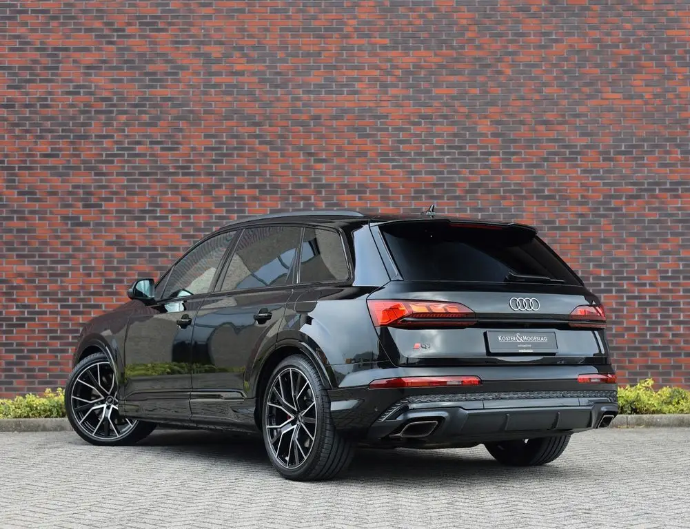 Photo 1 : Audi Q7 2024 Hybrid