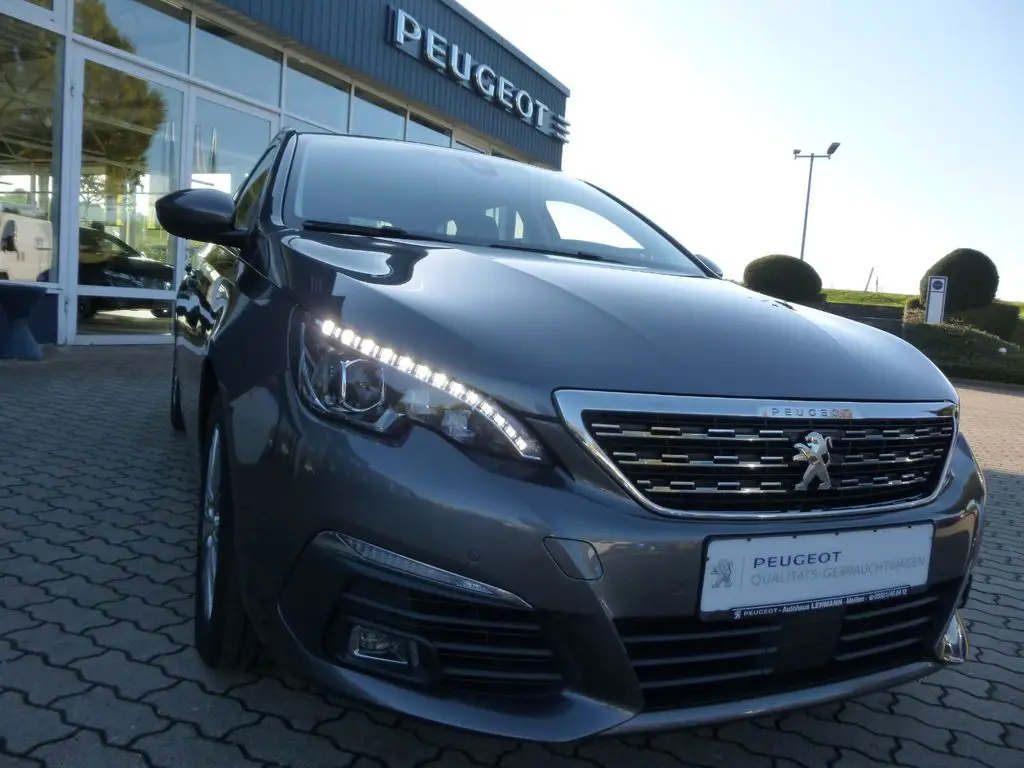 Photo 1 : Peugeot 308 2020 Essence