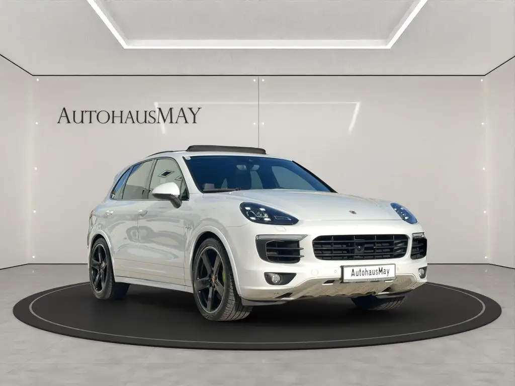 Photo 1 : Porsche Cayenne 2016 Hybride