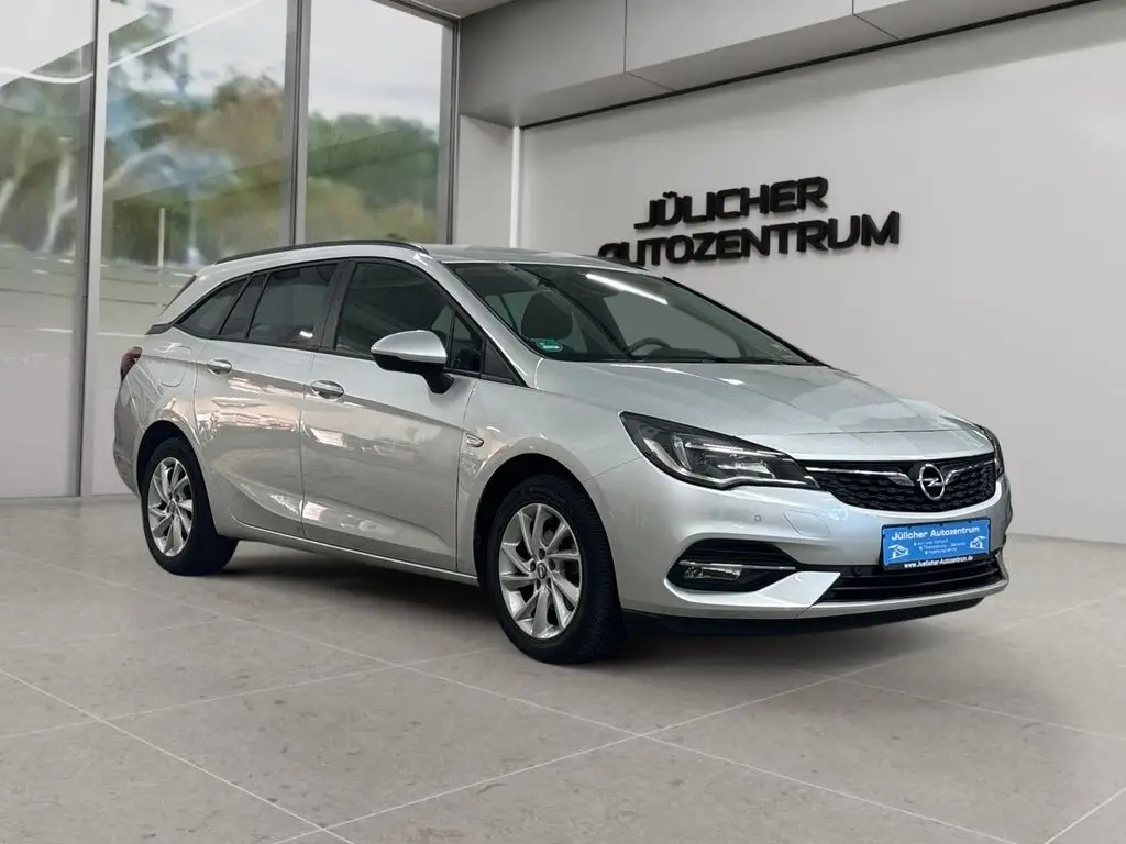 Photo 1 : Opel Astra 2020 Essence