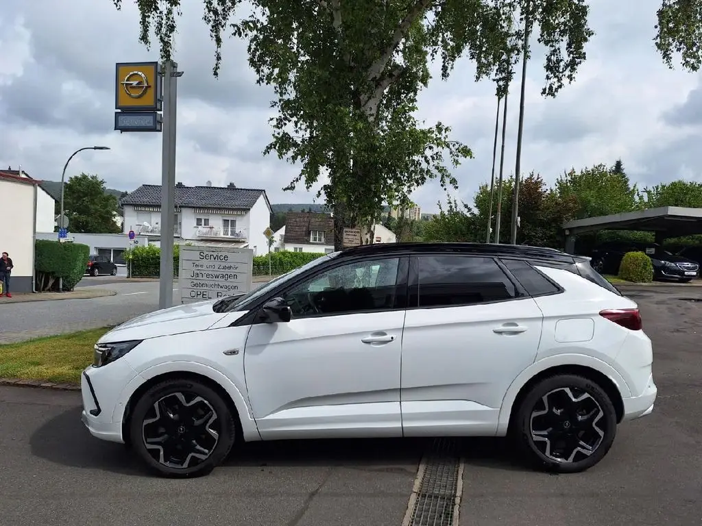 Photo 1 : Opel Grandland 2022 Hybrid