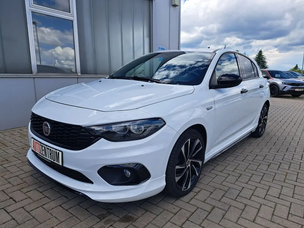 Photo 1 : Fiat Tipo 2020 Petrol