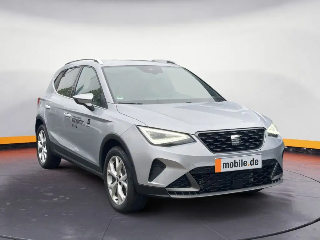 Photo 1 : Seat Arona 2024 Essence