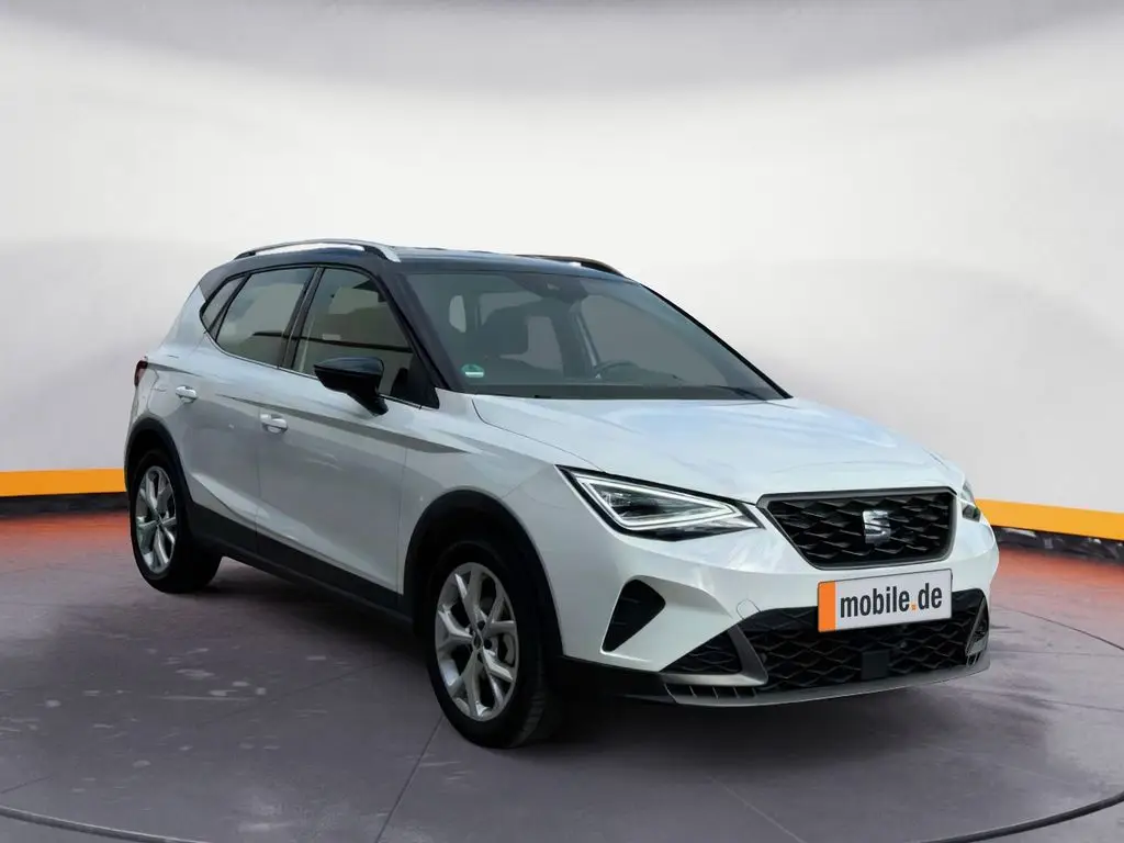 Photo 1 : Seat Arona 2023 Petrol