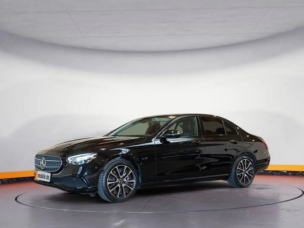 Photo 1 : Mercedes-benz Classe E 2023 Essence