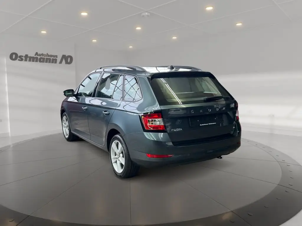 Photo 1 : Skoda Fabia 2020 Essence