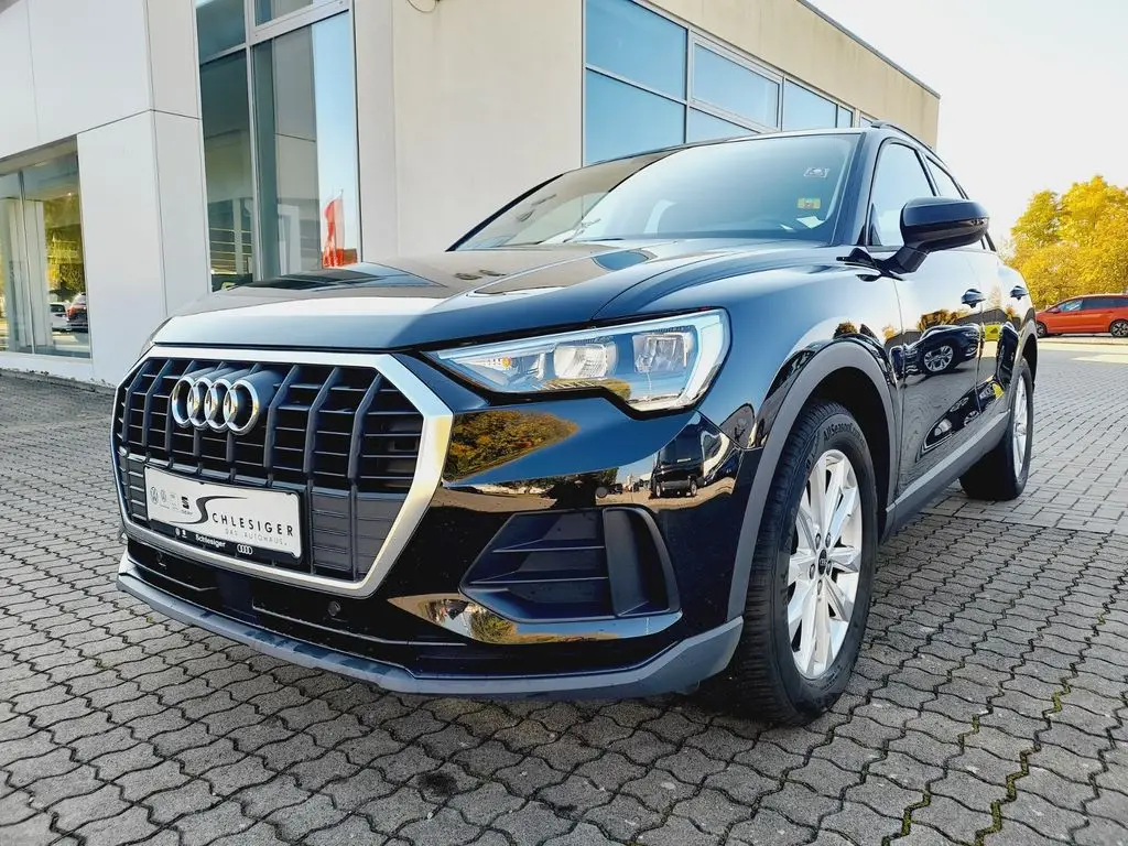 Photo 1 : Audi Q3 2022 Essence