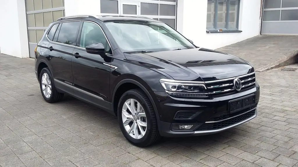 Photo 1 : Volkswagen Tiguan 2020 Petrol