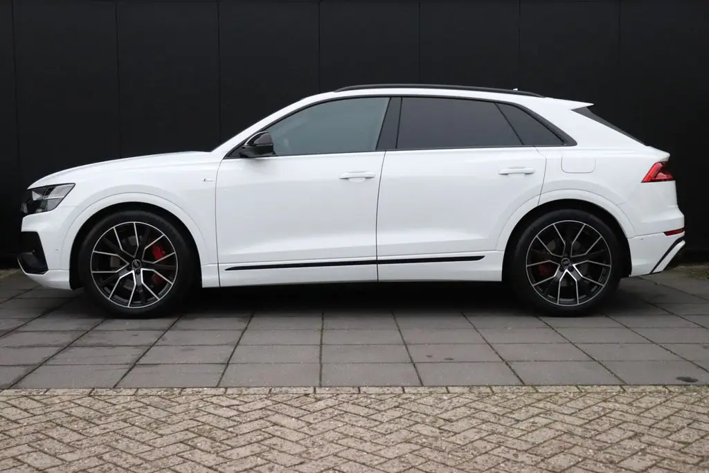 Photo 1 : Audi Q8 2024 Hybride