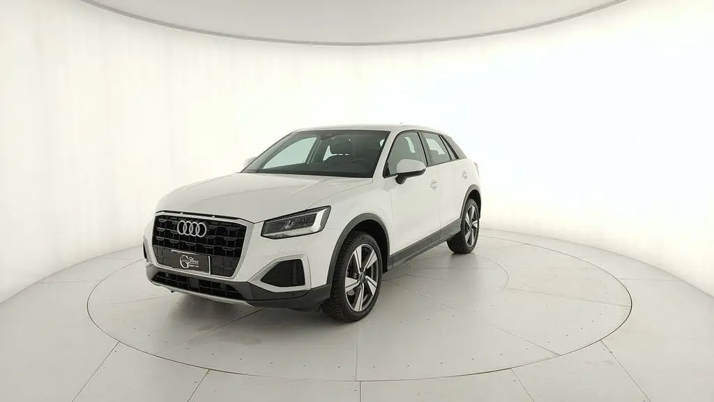 Photo 1 : Audi Q2 2021 Petrol